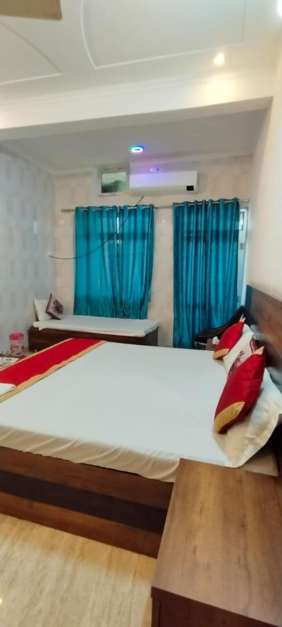 The Nirmala Palace Hotel Ayodhya Luaran gambar