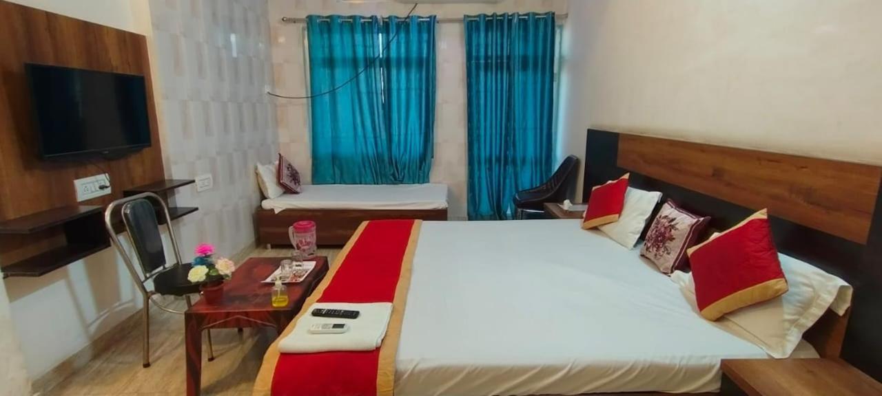 The Nirmala Palace Hotel Ayodhya Luaran gambar