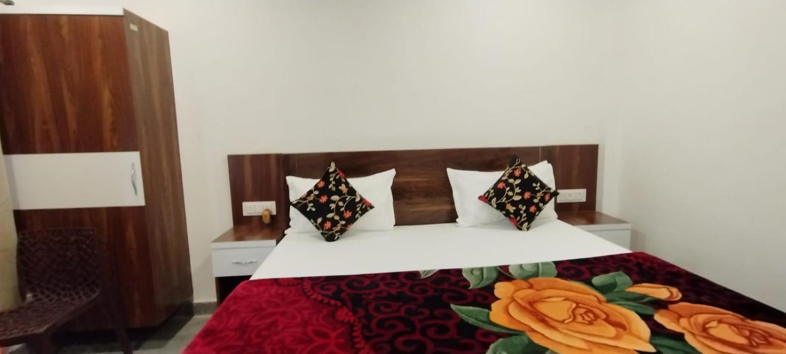The Nirmala Palace Hotel Ayodhya Luaran gambar